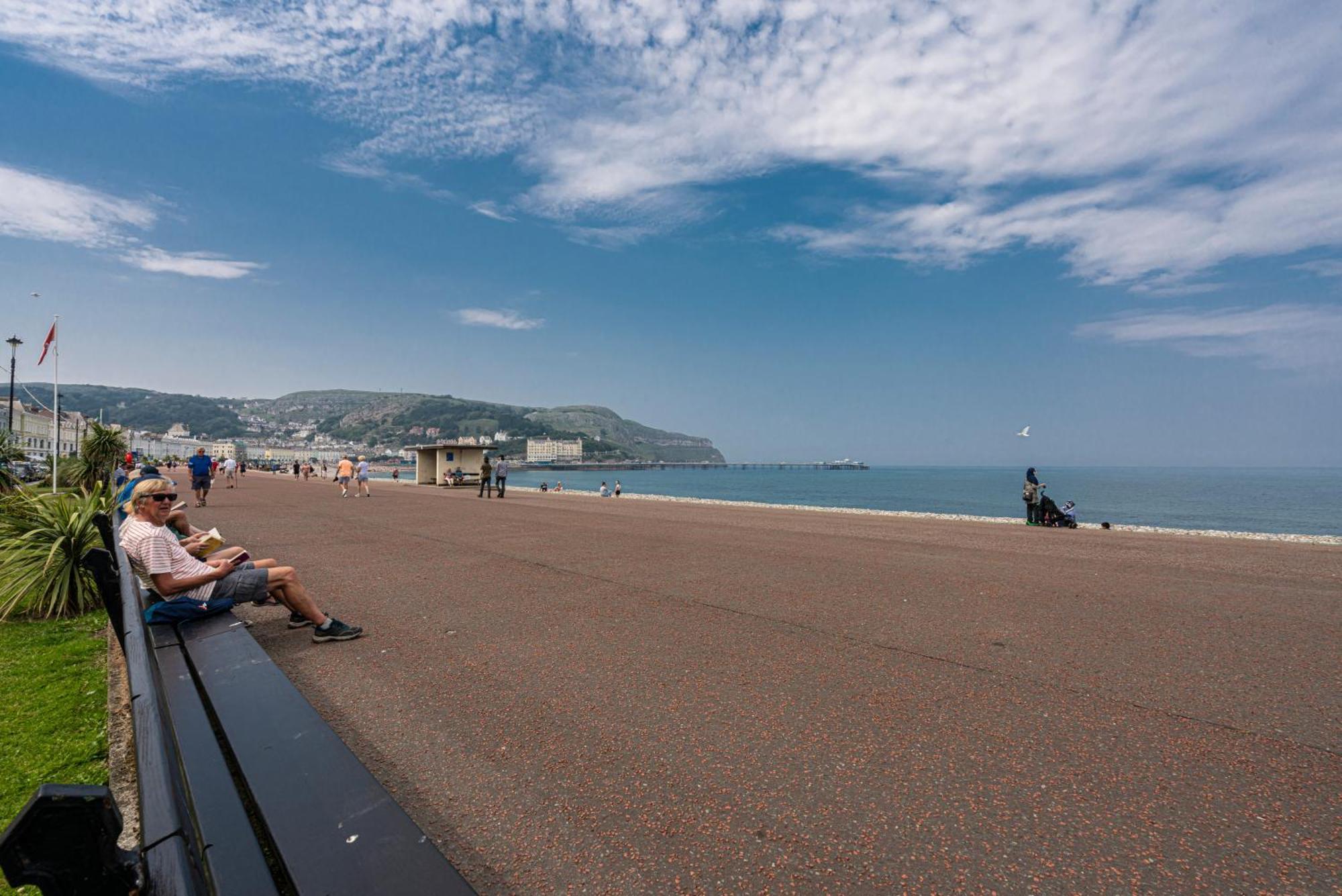 The Central Hotel Llandudno Exteriör bild