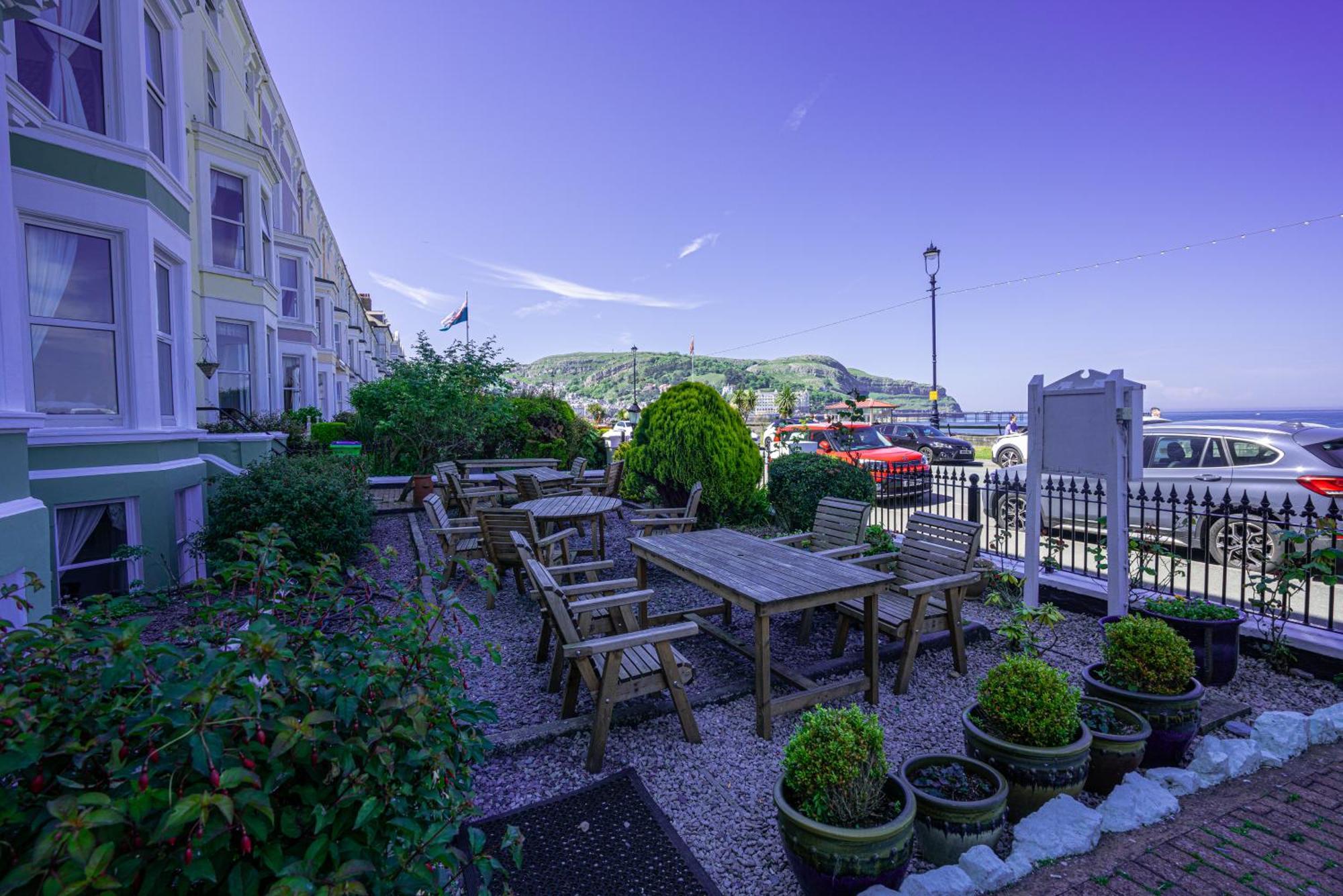 The Central Hotel Llandudno Exteriör bild