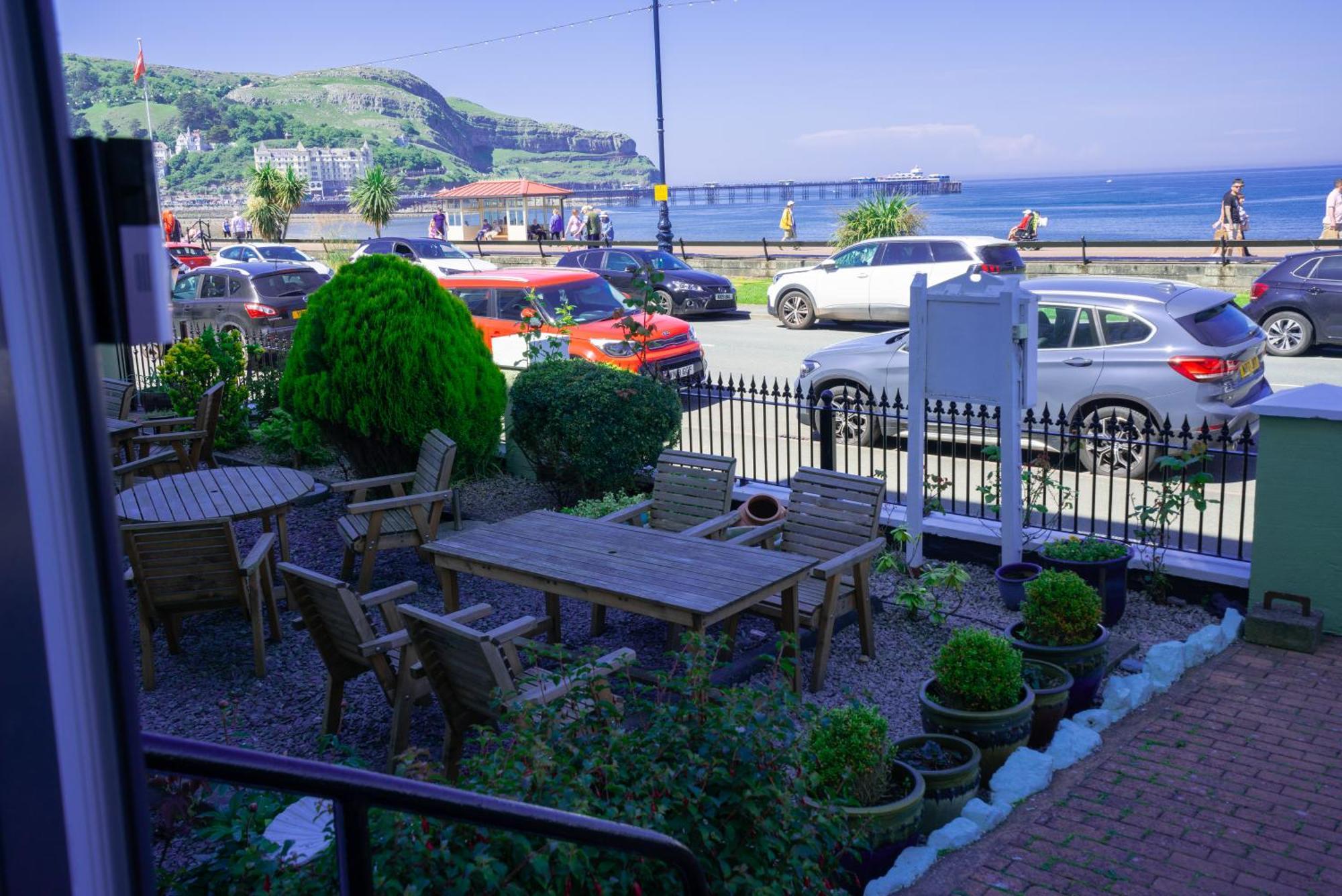 The Central Hotel Llandudno Exteriör bild